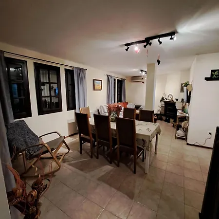 Aura House Tatil Evi *