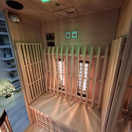 Aura House 돌나반야