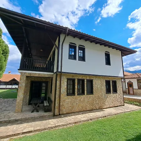 Сasa de vacaciones Aura House